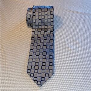 J.Z. Richards Parisian Hand-Crafted Silk Tie Blue Gray Geometric Pattern USA‎